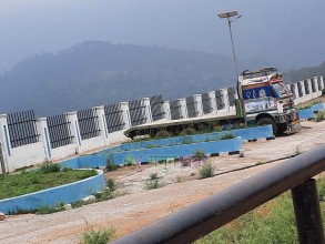 झण्डै एक दशकदेखि पाटन बसपार्क अलपत्र 